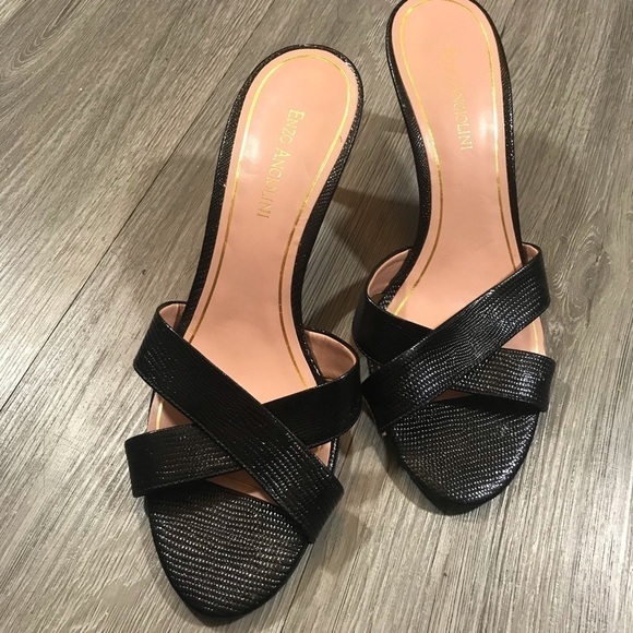 Enzo Angiolini Black Textured Vegan Leather Sandal - Picture 2 of 6